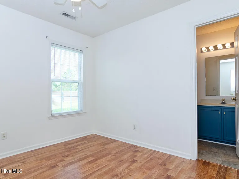 2716 Valor Dr — Photo 15