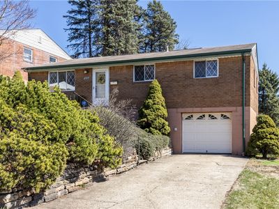 212 Parklane Dr, Braddock, PA, 15104