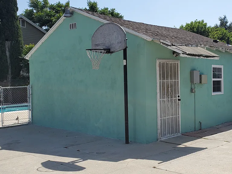 566 E Fernleaf Ave #B — Photo 12