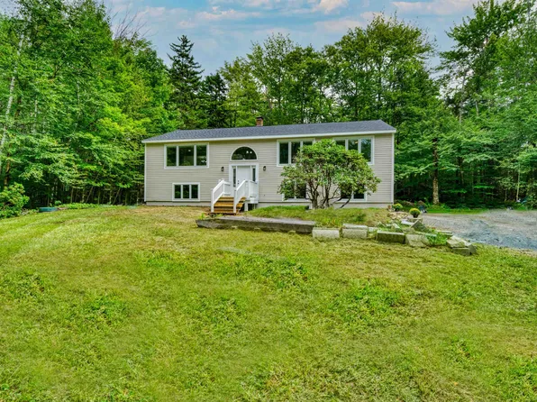 32 Wildwood Drive, Grantham, NH 03753