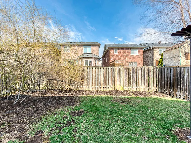 5811 Page Cres — Photo 39