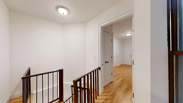 Rented by Bond New York | media 26