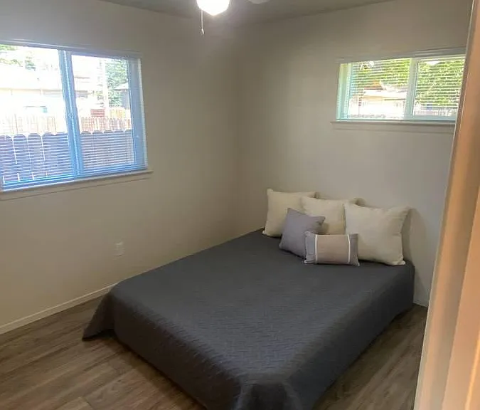 567 Johnston St — Photo 11