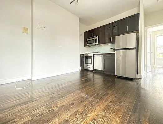 Rented by (Legacy) NY Quality Living Uptown | media 16