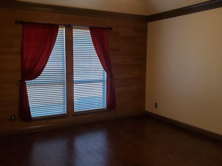 1621 Colonial Dr — Photo 26