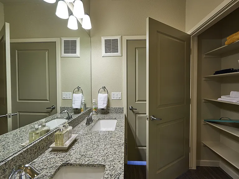 HiLine at Littleton Commons — Photo 6
