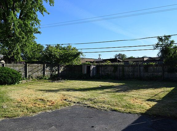 4th image of 746 NW Holcomb Dr