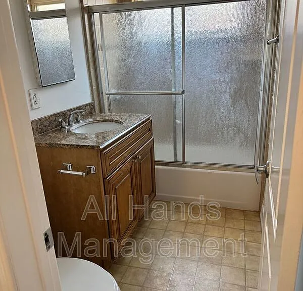 3025 E 5th St #1 — Photo 7