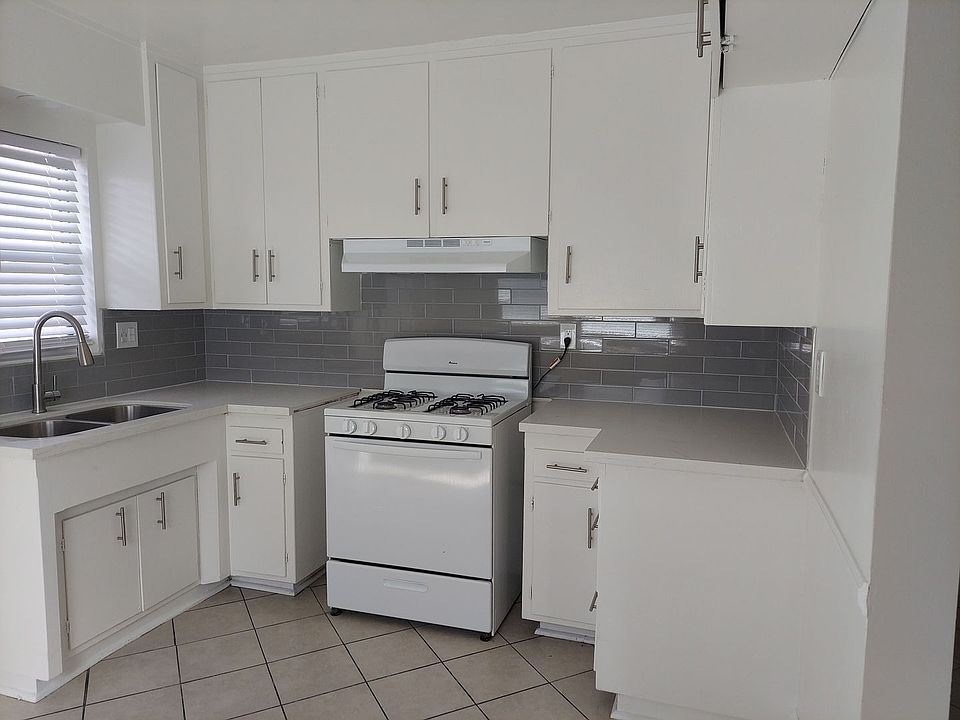 1st image of 1037 E 4th St APT 7