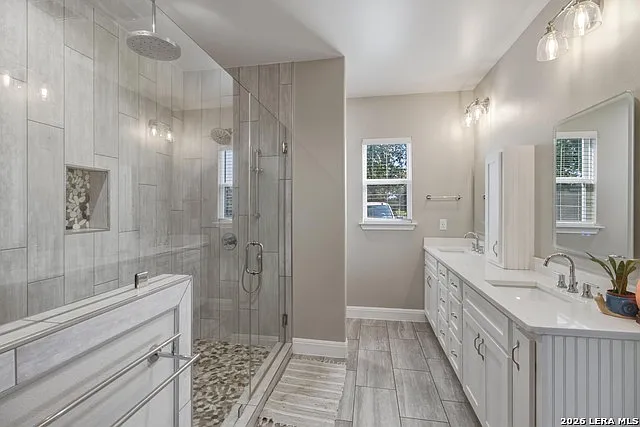 124 Creekwood Dr — Photo 16