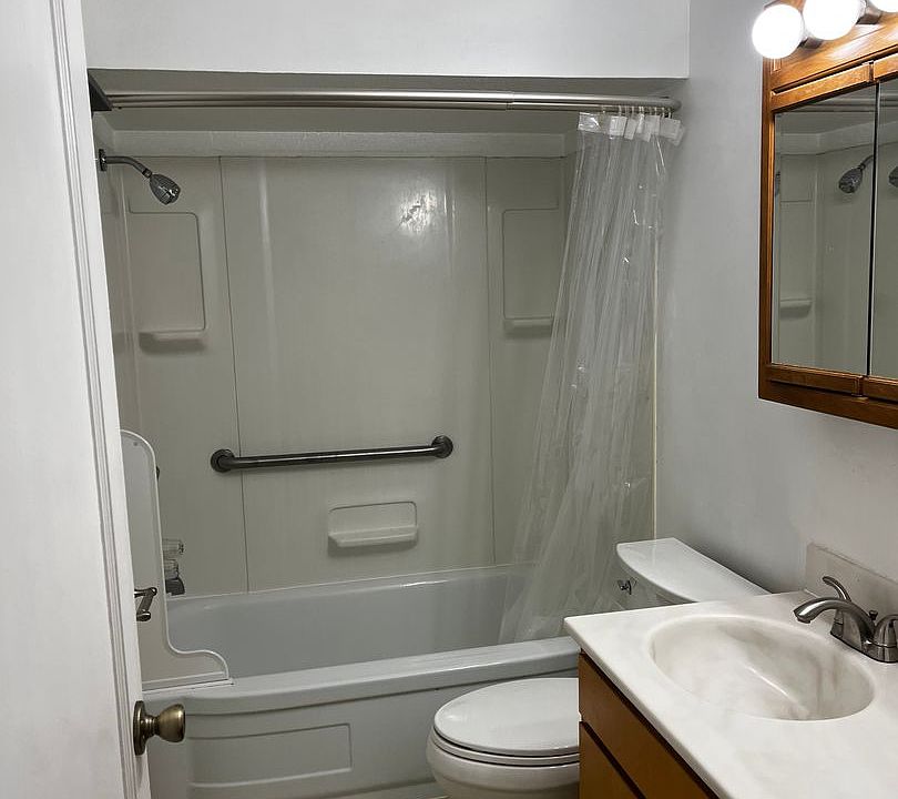 1st image of 801 E Whidbey Ave