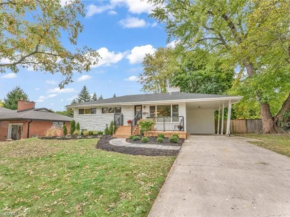 95 Seneca Dr, Hamilton, ON L9G 3B7