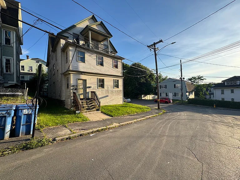 55 Wildwood Ave #1 — Photo 9