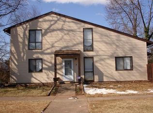 8 Howard Pl, Sterling, VA 20164