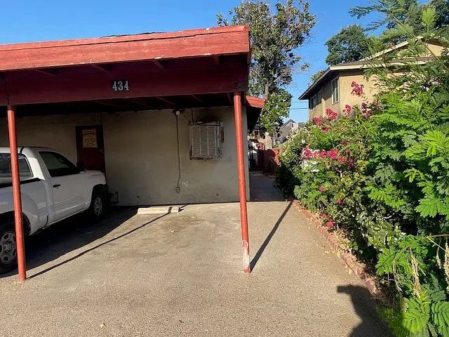 434 N Poplar Ave — Photo 5