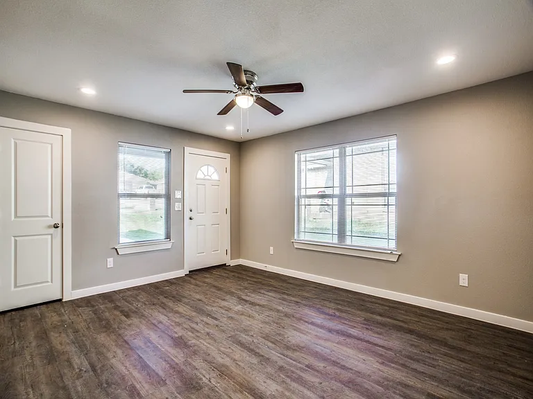 8106 Tanner Ave #8106 — Photo 5