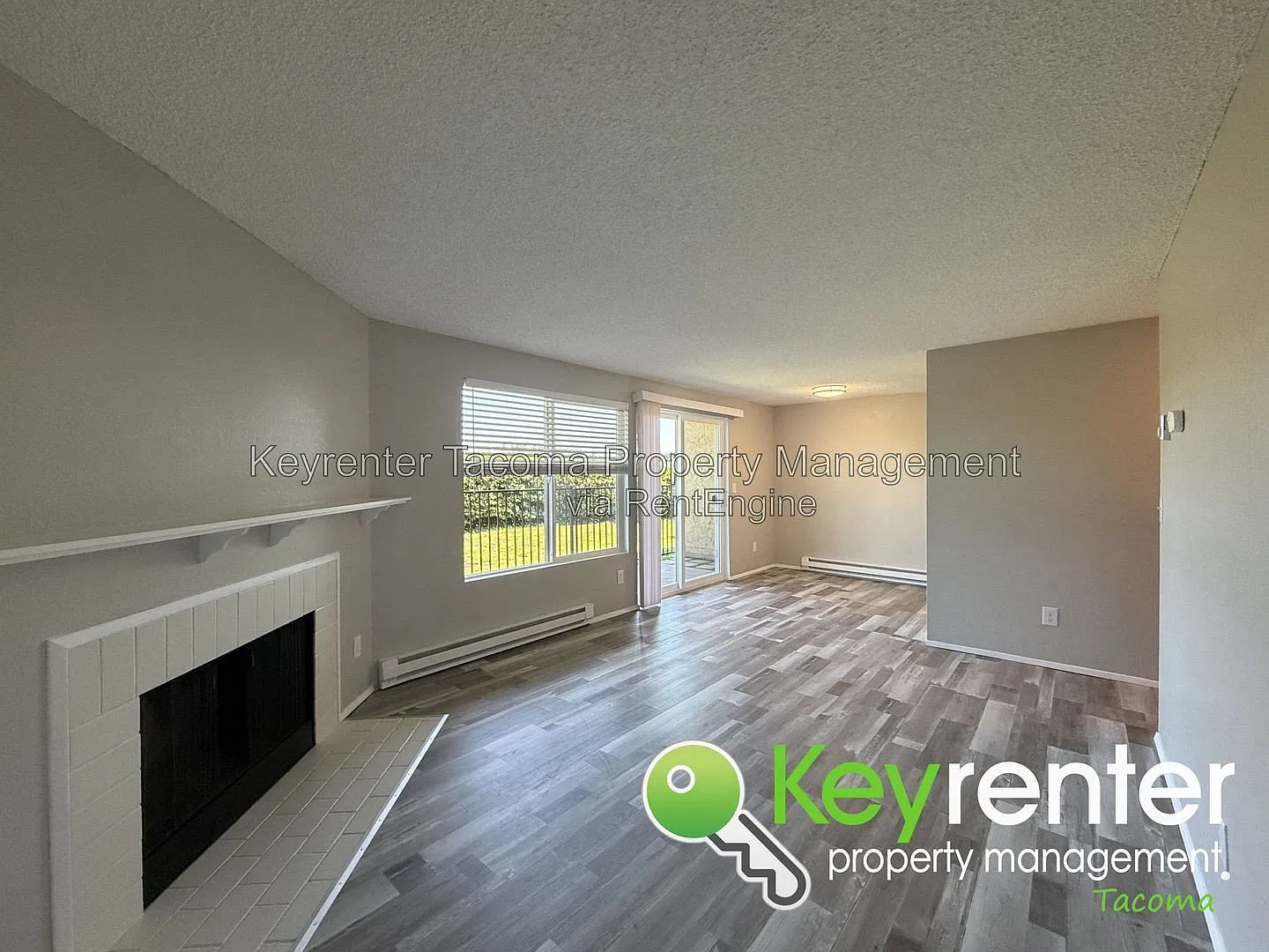 2 bed, 1.0 bath, 912 sqft, $2,300 — Photo 2