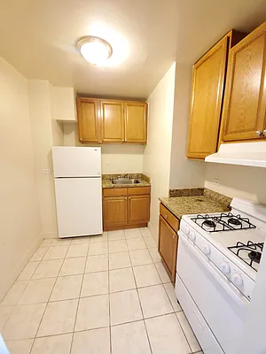 Rented by Smart NY Realty LLC | media 3