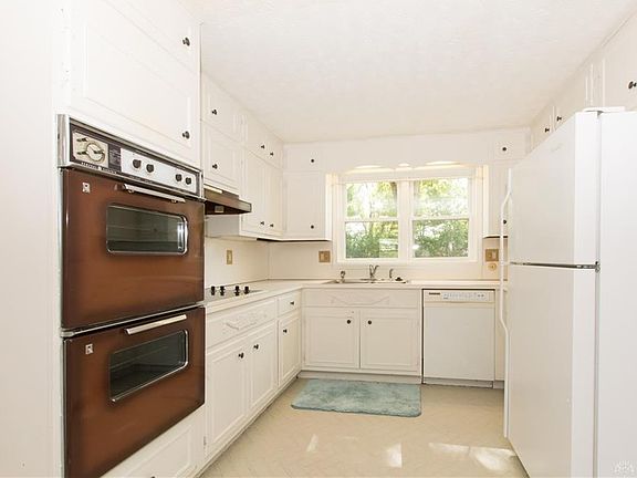 4th image of 3545 Woodgreen Dr