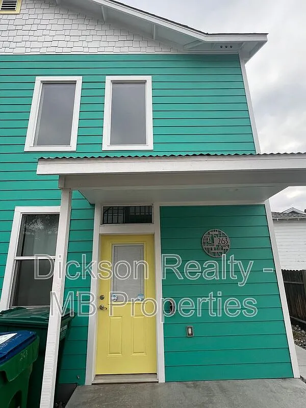1 bed, 1.5 bath, $1,650 — Photo 1
