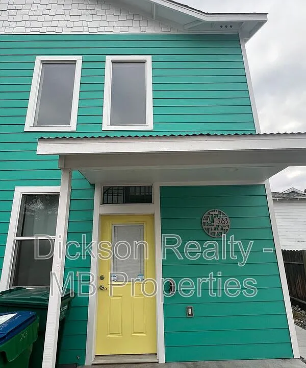 263 Thoma St