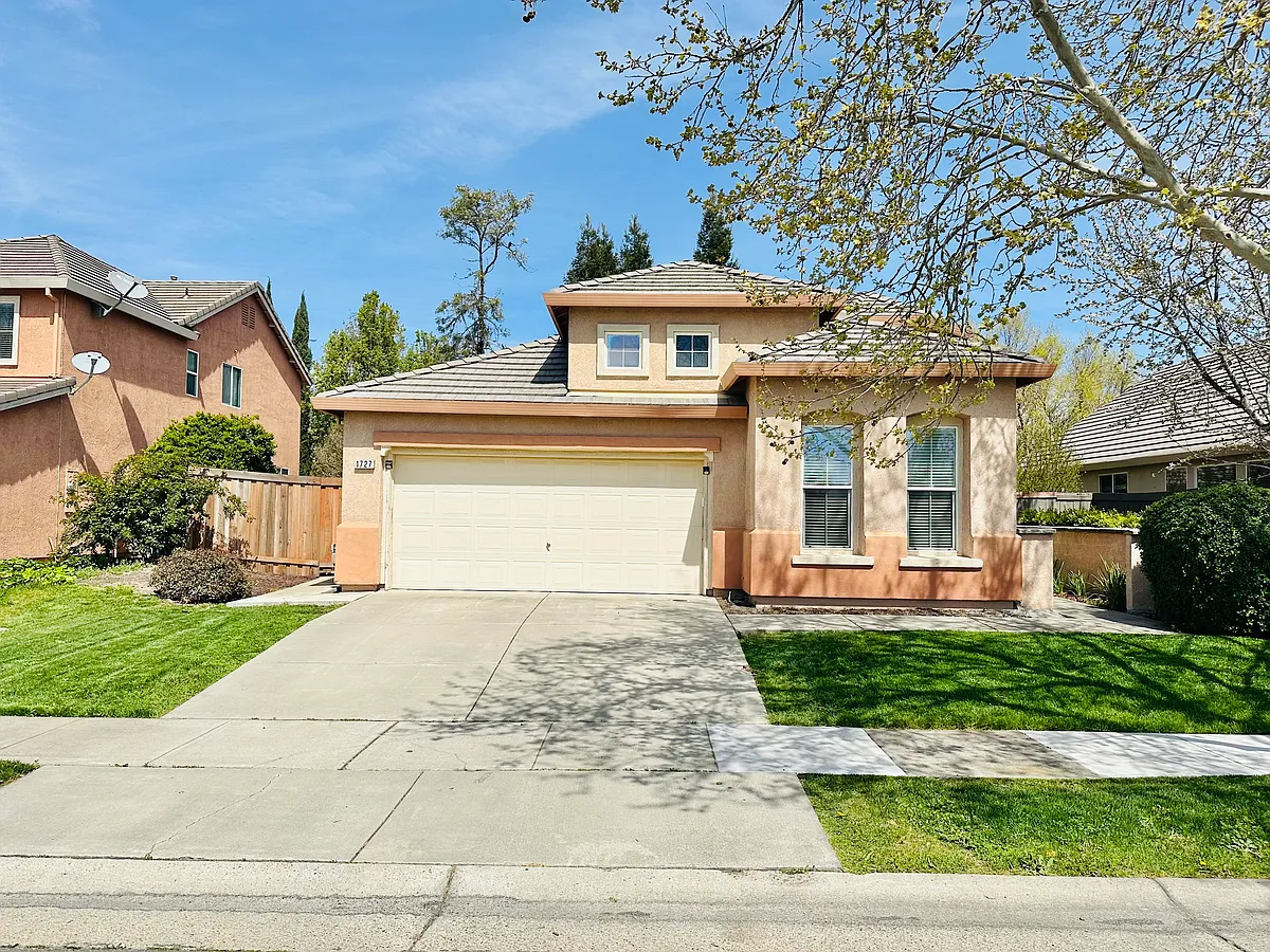 Building Photo - 1727 Danbrook Dr