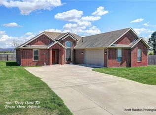 1801 Viney Grove Rd, Prairie Grove, AR 72753