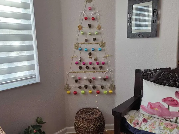 913 SW 151 Place, Miami, FL 33194