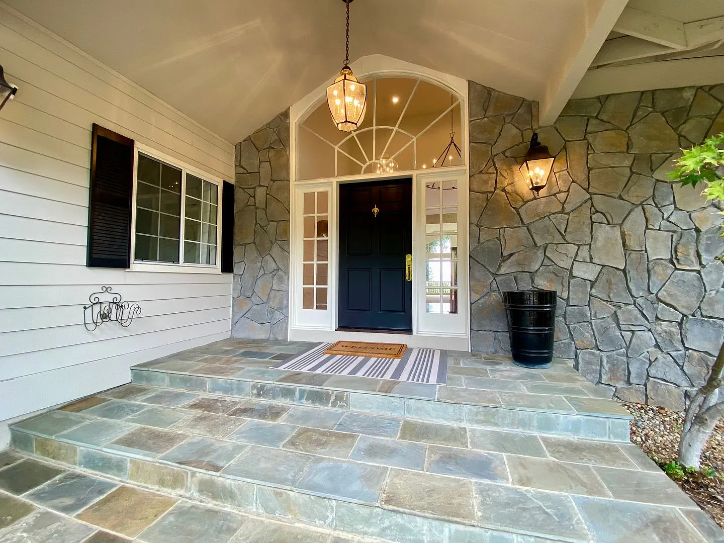Panoramic Views and Quiet Luxury in Los Gatos — Photo 4