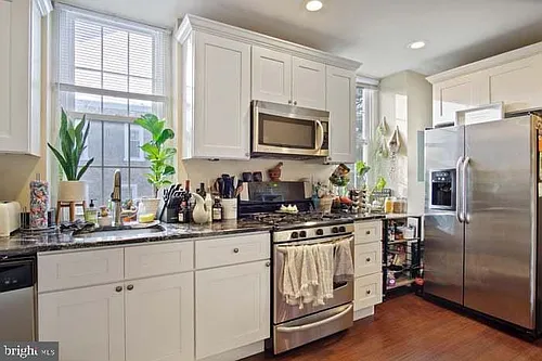 316 W Salaignac St Photo 1