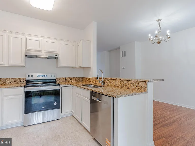 3290 Gina Pl — Photo 14