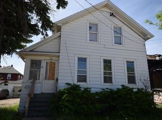 127 W 8th Ave, Oshkosh, WI 54902