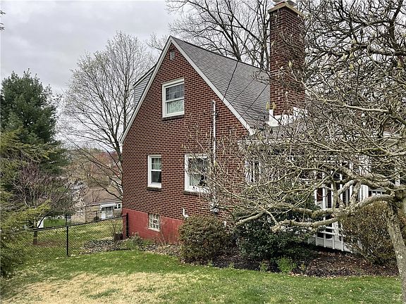 3rd image of 579 Shuey Ave