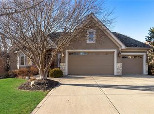 9926 Fountain Cir, Lenexa, KS 66220