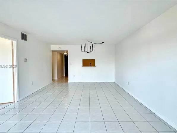 130 S Shore Dr APT 4B, Miami Beach, FL 33141