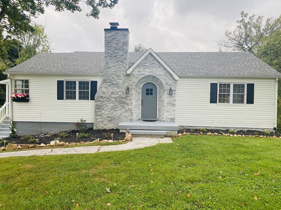 1st image of 300 Lindy Dr