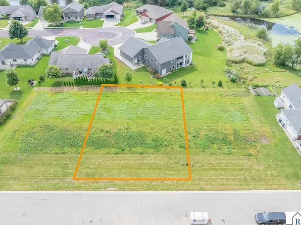 304 Pinehurst Dr, Mankato, MN 56001