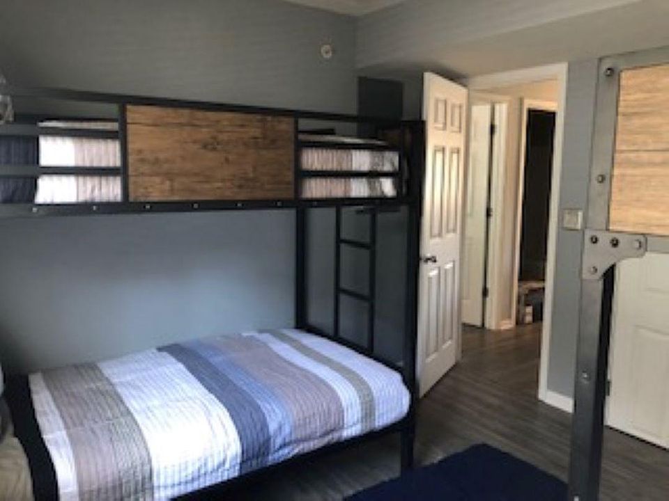 Bunk room