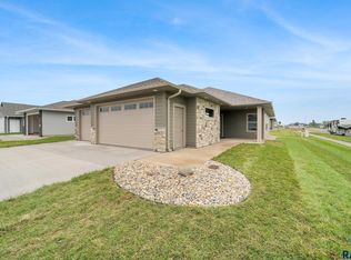 8913 W Windmill Ridge St, Sioux Falls, SD 57106