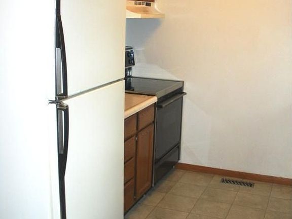2nd image of 718 Calumett Dr