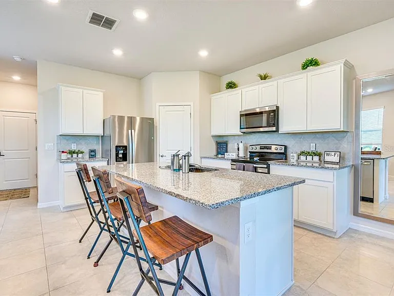 5443 Elmview Xing — Photo 10