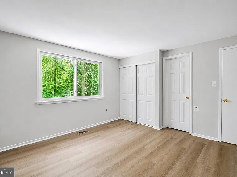 14435 Pebble Hill Ln S — Photo 26