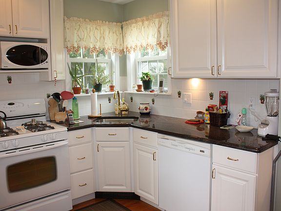 New kitchen Lots of Cabinets