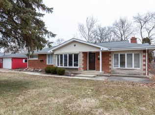 906 E 8th St, Lockport, IL 60441