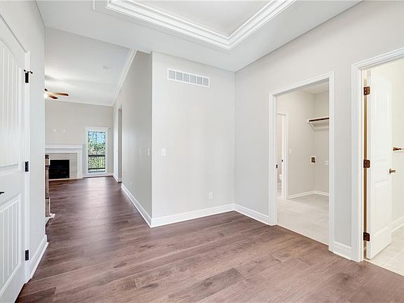 3rd image of 9324 N Belton Ave
