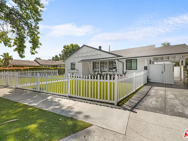 14642 Runnymede St — Photo 5