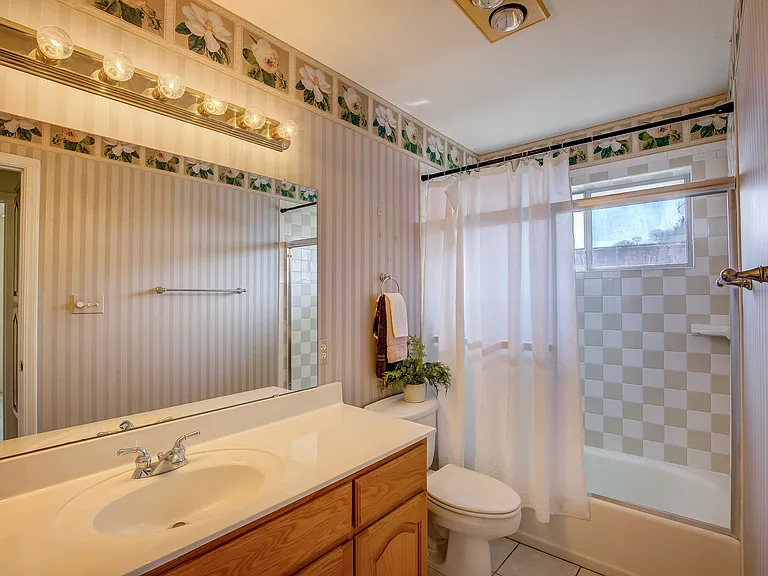 4804 Edgewater Dr — Photo 30