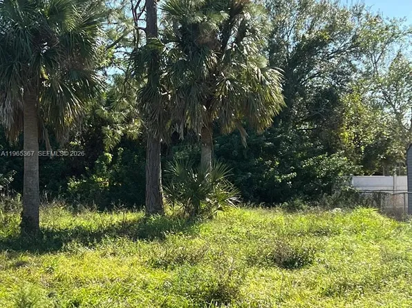 803 W 6th St, Lehigh Acres, FL 33972