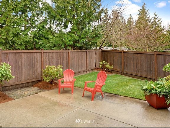 2nd image of 12204 NE 103rd Ln #B1