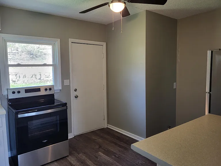 2608 Grant St — Photo 8